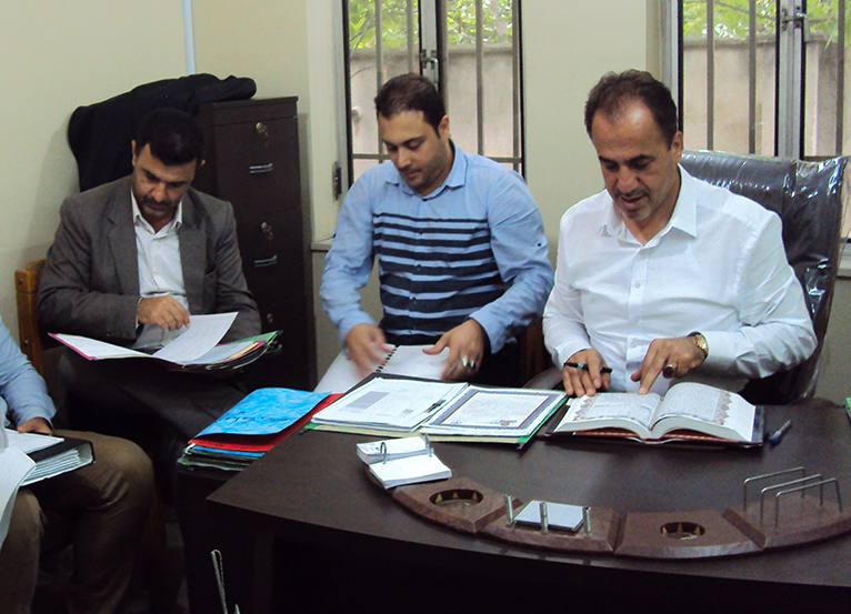 صدور اولين پروانه خدمات دامپزشکي توسط نظام دامپزشکي