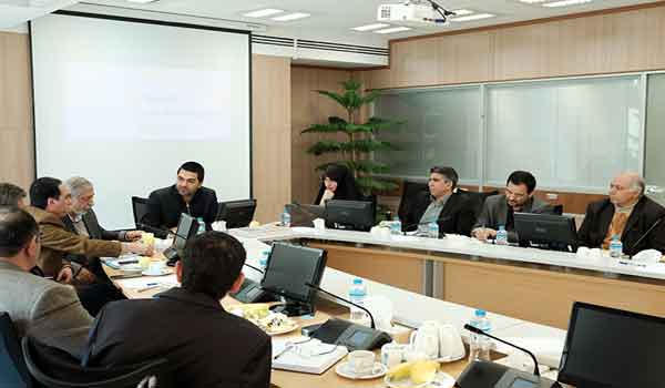 شیوع آنفلوآنزا ۳۲۰ میلیارد تومان به واحدهای صنعتی طیور کشور خسارت زده است/ از بودجه ۱۰ میلیارد تومانی دامپزشکی تا درخواست ورود ارتش و نیروی انتظامی