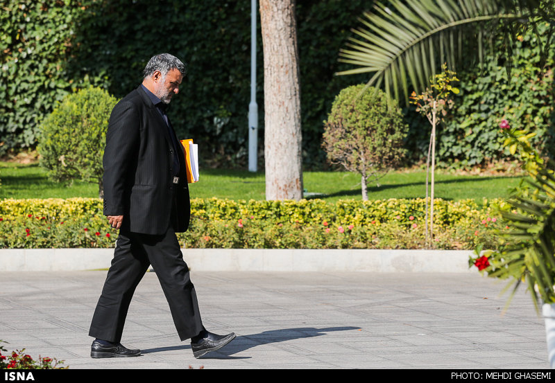 چراغ سبز اصول گرایان میانه به وزارت “حجتی”