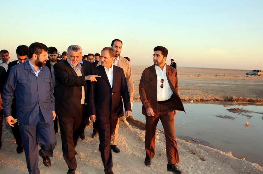 بازگشت کشاورزان به زمینهای متراکم از مین