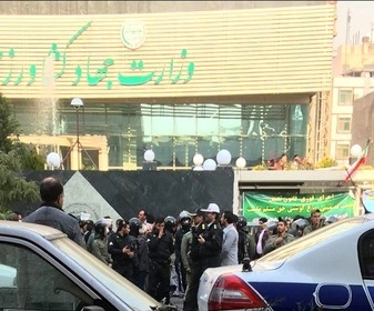 زندگی ما فدای بهره های بانکی سنگین در تولید شد/ عملکرد شرکت پشتیبانی امور دام، ضد تولید است