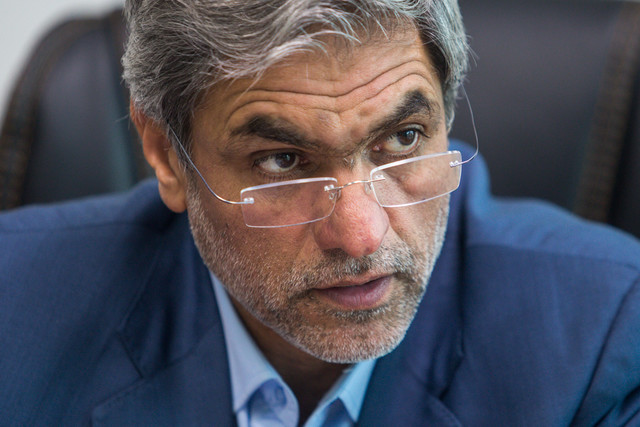 خواسته مرغداران از رییس جمهوری بجا و منطقی است/ واردکنندگان ارز مبادله ای می گیرند اما نهاده ها را آزاد می فروشند!