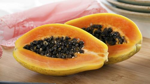 باید در قبال واردات، صادرات محصولات داخلی نیز صورت بگیرد