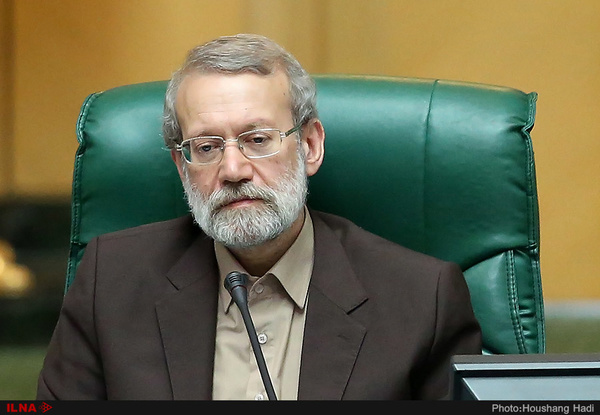 لاریجانی: کمیسیون کشاورزی هجوم ملخ‌ها را پیگیری کند