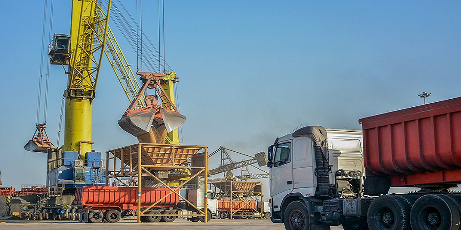 ۱۹۷ هزار تن گندم وارداتی در بندر امام خمینی تخلیه شد