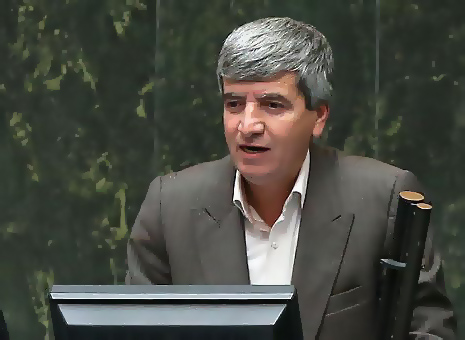 دکتر خاوازی سلسله مراتب مدیریتی را از کارشناسی تا معاونت به درستی طی کرده است