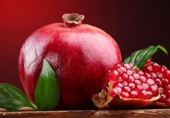 کمبودی در تامین انار شب یلدا نداریم