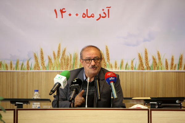 عملکرد ۱۰۰ روزه وزارت جهاد کشاورزی در حوزه آب و خاک/برپایی ششمین نمایشگاه بین المللی کشاورزی همزمان با روز جهانی خاک