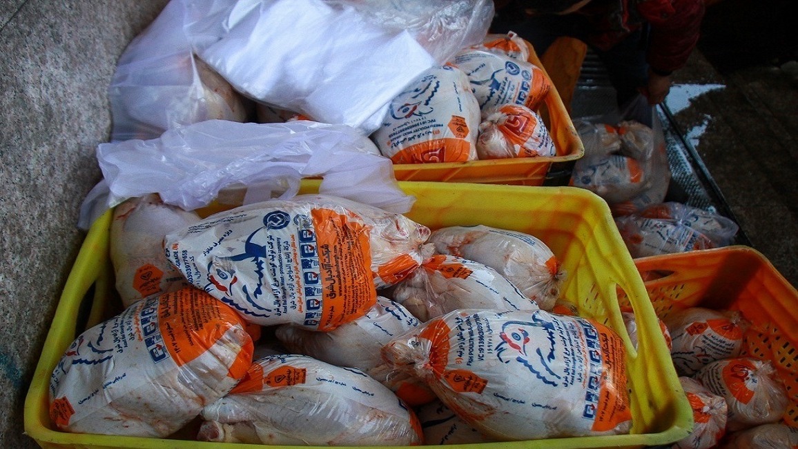 عرضه ۱۸۰ هزار تن مرغ در کشور طی هر ماه