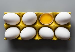 کوچک شدن تخم مرغ ها از لحاظ فنی درست نیست