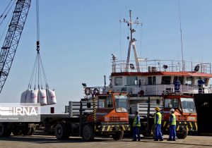 کشتی کالای اساسی در بنادر ایران تخلیه شد