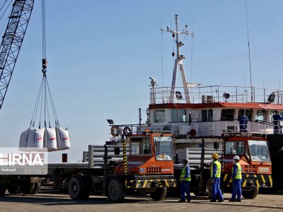 کشتی کالای اساسی در بنادر ایران تخلیه شد