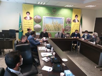 بررسی مشکلات کارخانجات خوراک استان قم با حضور مسوولین