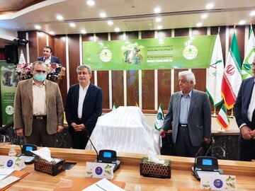 جدیدترین محصولات بزرگترین کارخانه تولید کود و انواع سموم بخش کشاورزی کشور در زرندیه رونمایی شد