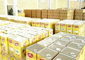 کاهش قیمت روغن سرعت گرفت/ حلب ۱۶ کیلویی روغن ۱۰۰ هزار تومان ارزان شد