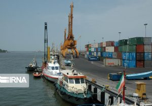 ورود دو کشتی حامل ۹۵ هزار تن گندم و روغن خام به بندر شهید رجایی