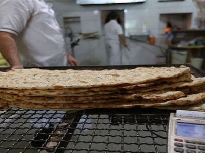 با اصلاح نظام یارانه و اجرای طرح هوشمندسازی، توزیع روزانه آرد در بین واحدهای نانوایی کاهش یافته است.