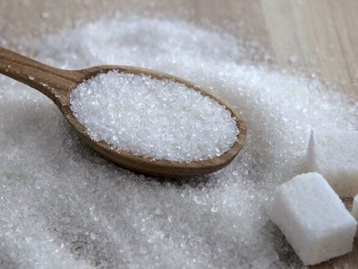 آغاز تخلیه ۶۷ هزار تن شکر خام در بندر شهید رجایی