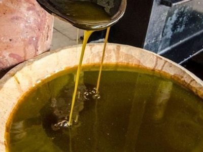 توقیف ۱۱۱ هزار کیلوگرم روغن زیتون در گمرک بندر عباس