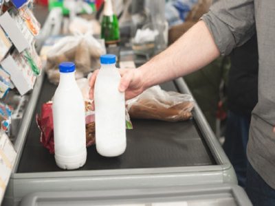 قیمت خرید هرکیلو شیرخام از دامدار به ۱۵ هزارتومان رسید