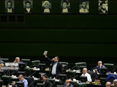 نایب رئیس مجلس: نمی توانیم سفره مردم را معطل حمایت از تولید کنیم