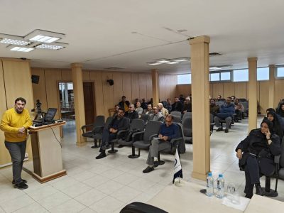 برگزاری سخنرانی علمی با موضوع “لزوم بازنگری در برنامه کنترل و ریشه کنی بیماری مشمشه”