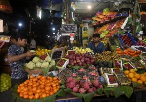 کاهش شاخص قیمت کالاهای اساسی