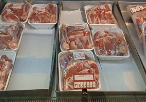 حجم واردات گوشت بی‌سابقه است/ کمبود مراکز عرضه گوشت گرم وارداتی علت صف‌های طولانی