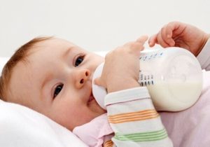 دولت به نقدینگی تولیدکنندگان شیرخشک برای تأمین ذخایر استراتژیک کمک کند