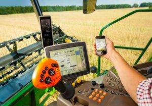 تجهیز تراکتور های فعال در اندیمشک به سامانه ردیاب مکانی