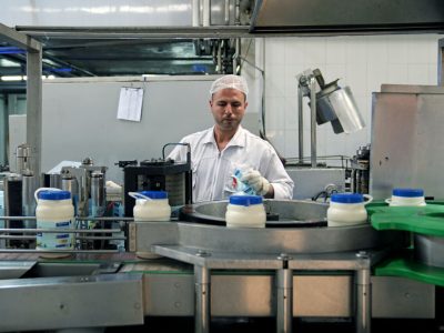 افزایش ۳ برابری نرخ نهاده ها، علت گرانی مجدد شیرخام شد